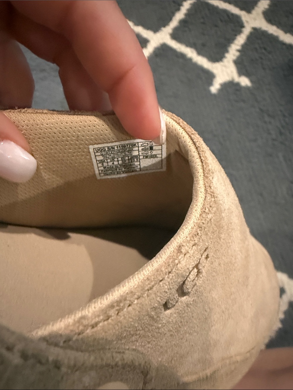 UGG Goldenstar Clogs - Picture 7 of 8